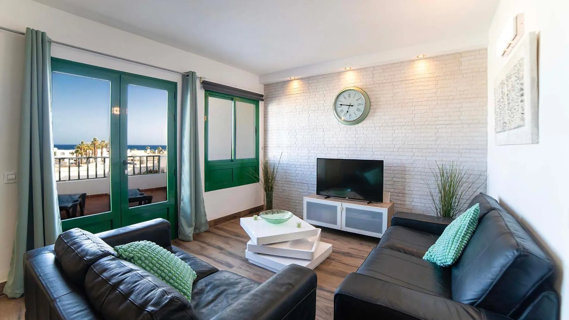 Club Valena 48 Sea Views, Wifi, Close To Beach & Amenities At Matagorda Puerto del Carmen  Daire
